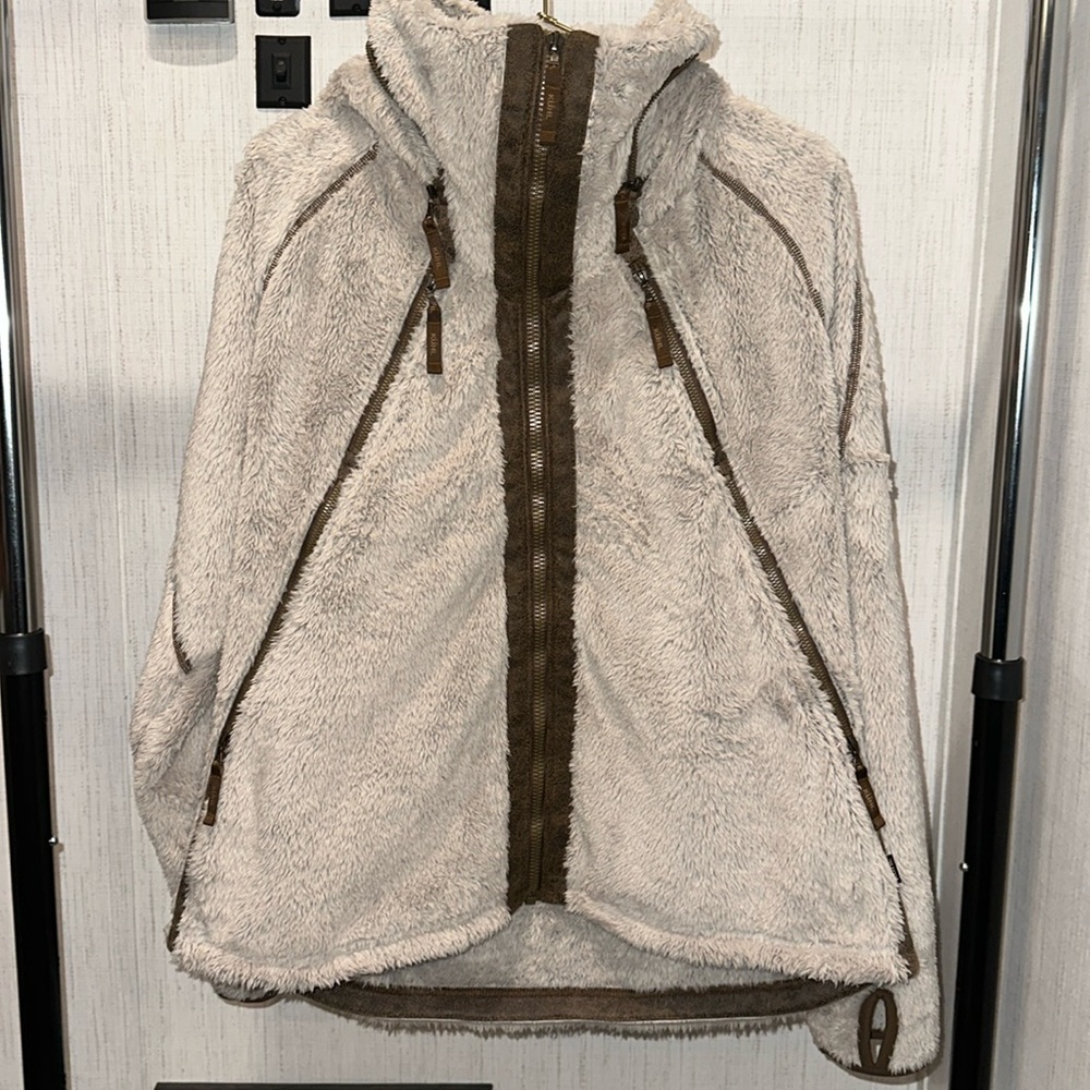Kuhl Flight jacket cream color XL super SOFT
